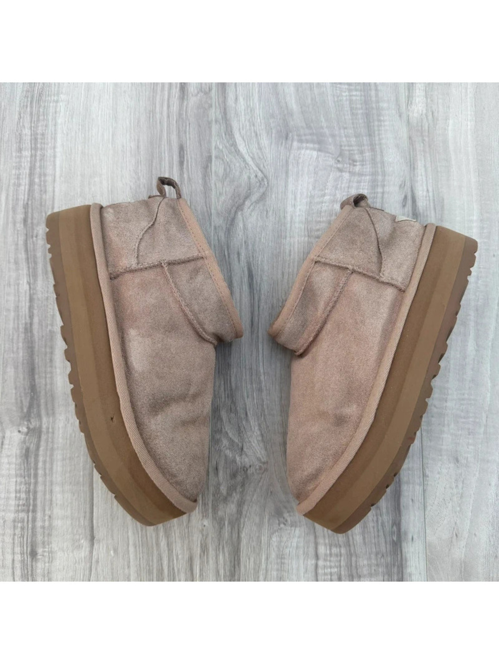 UGG Classic Mini Platform Women’s Boots Beige Size 6